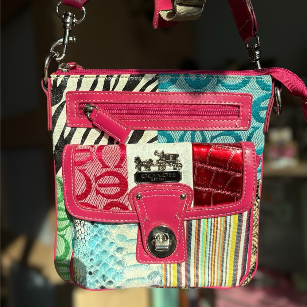 Unique Y2K colorful pink and blue purse